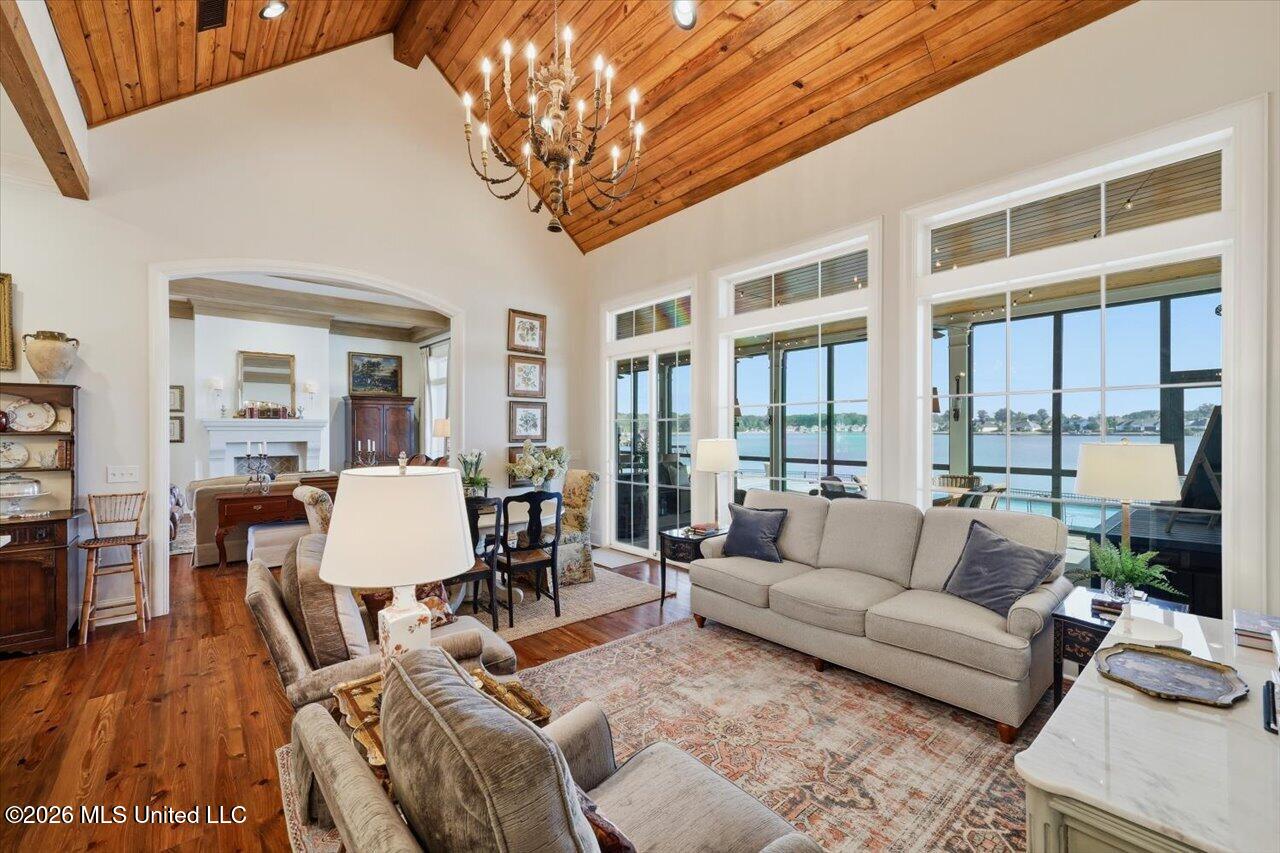 104 Lake Cove