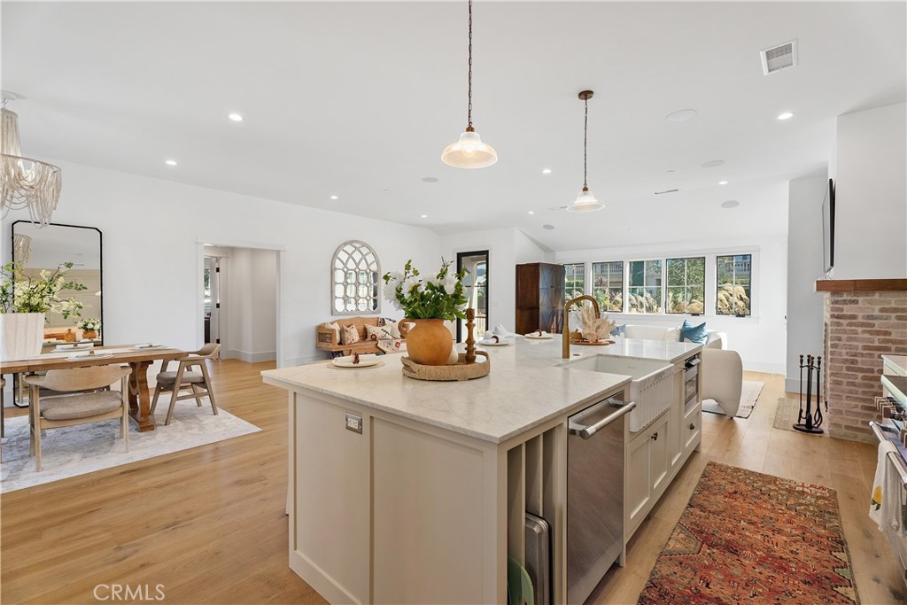 337 Holmwood Drive