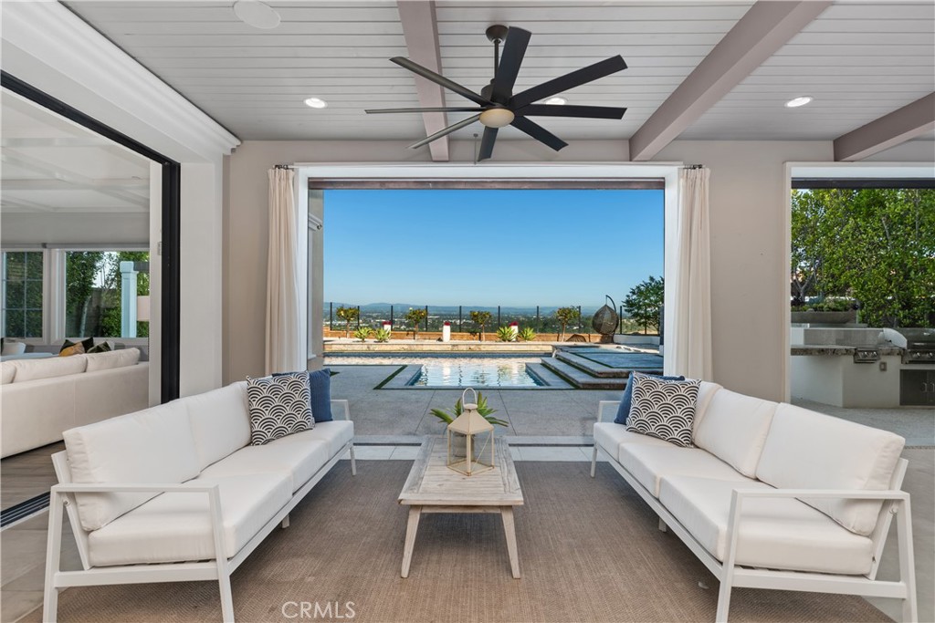 104 Scenic Crest