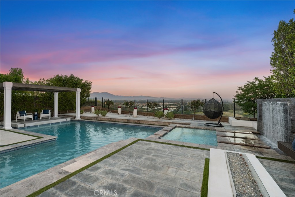 104 Scenic Crest
