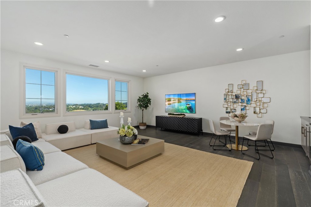 104 Scenic Crest