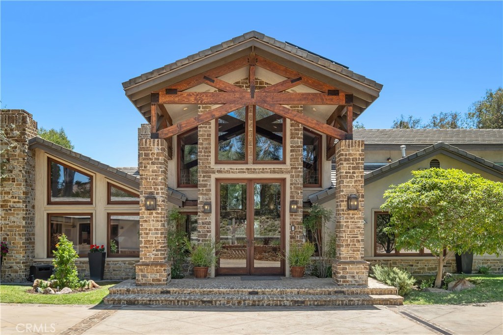 7626 E Saddlehill Trail