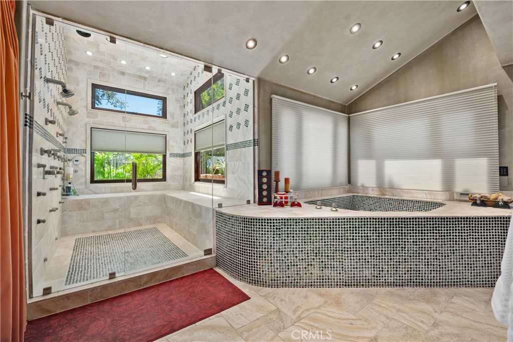 7626 E Saddlehill Trail