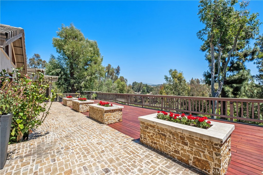7626 E Saddlehill Trail