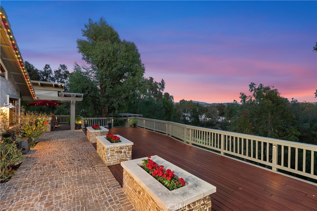 7626 E Saddlehill Trail