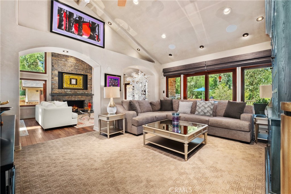 7626 E Saddlehill Trail