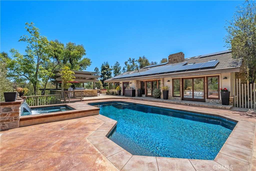 7626 E Saddlehill Trail