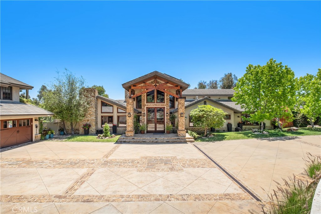 7626 E Saddlehill Trail