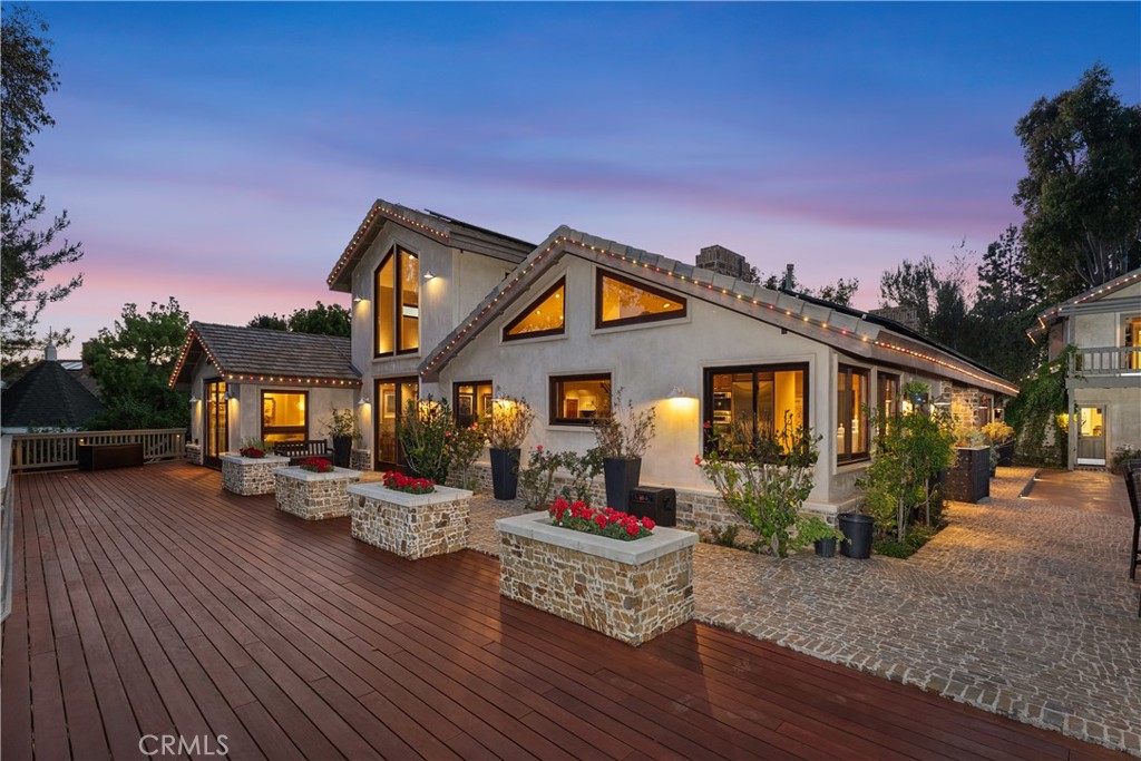 7626 E Saddlehill Trail