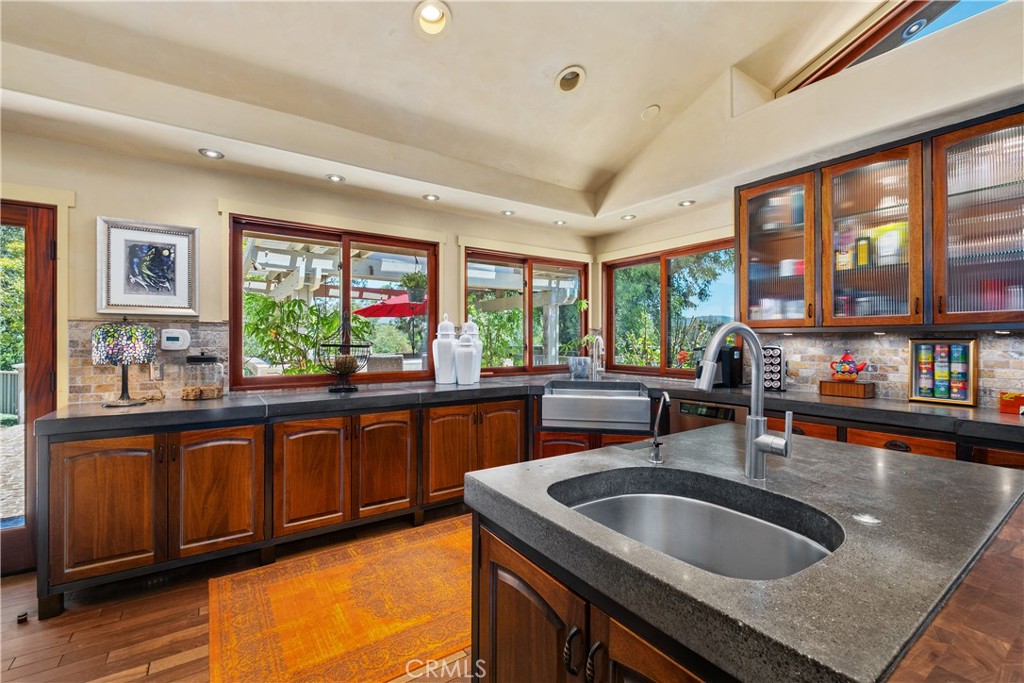 7626 E Saddlehill Trail
