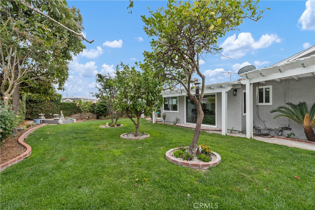 3213 W Sunview Drive