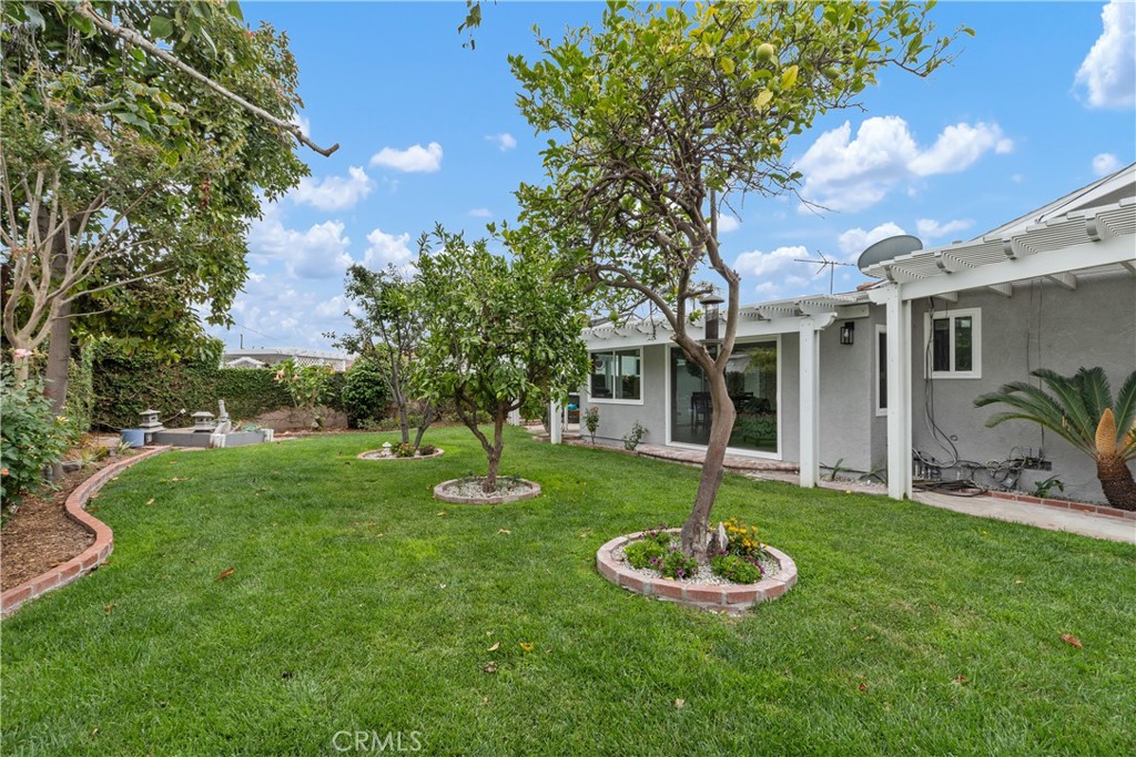 3213 W Sunview Drive