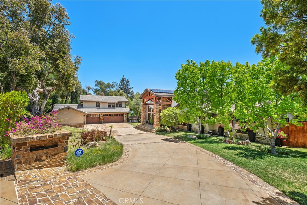 7626 E Saddlehill Trail