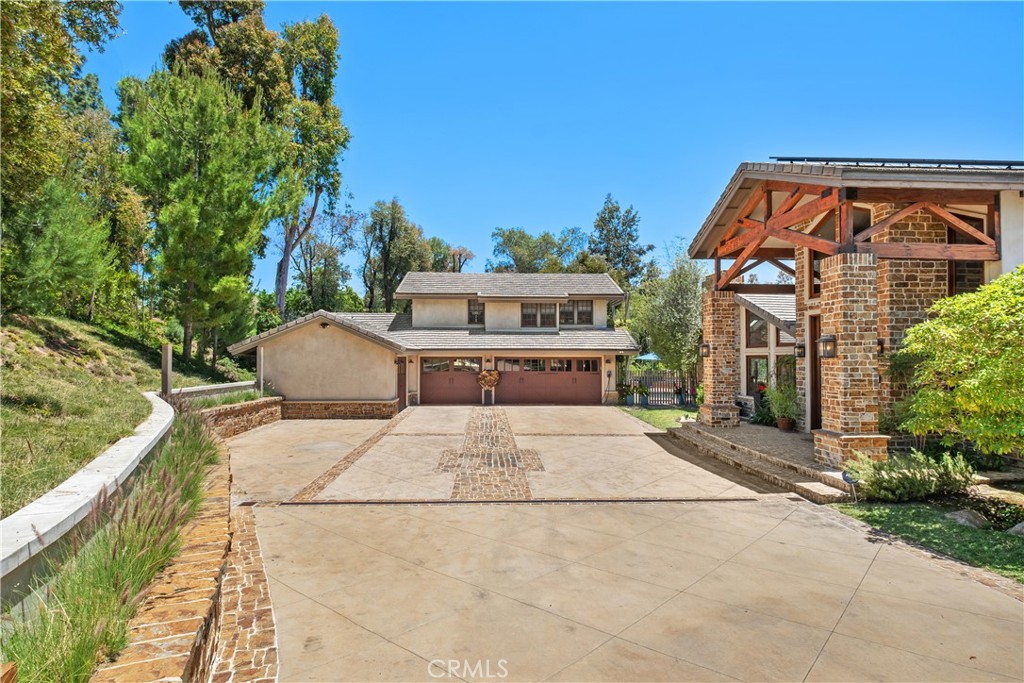 7626 E Saddlehill Trail