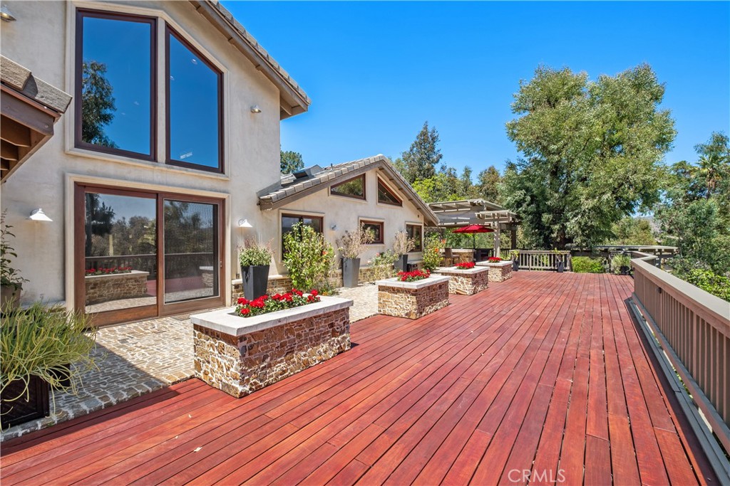 7626 E Saddlehill Trail