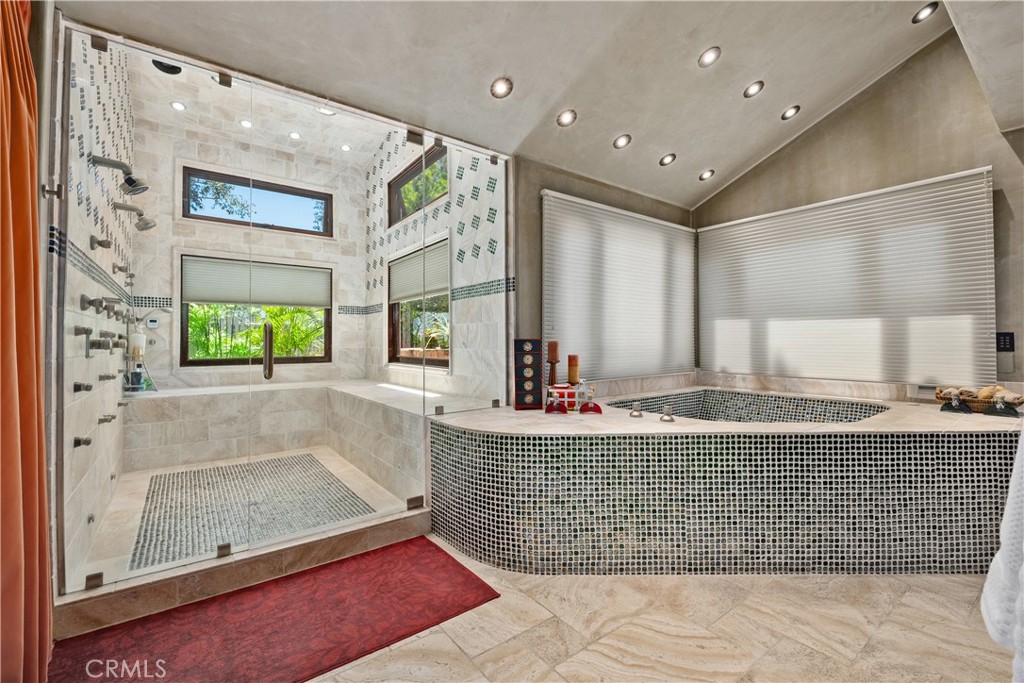 7626 E Saddlehill Trail
