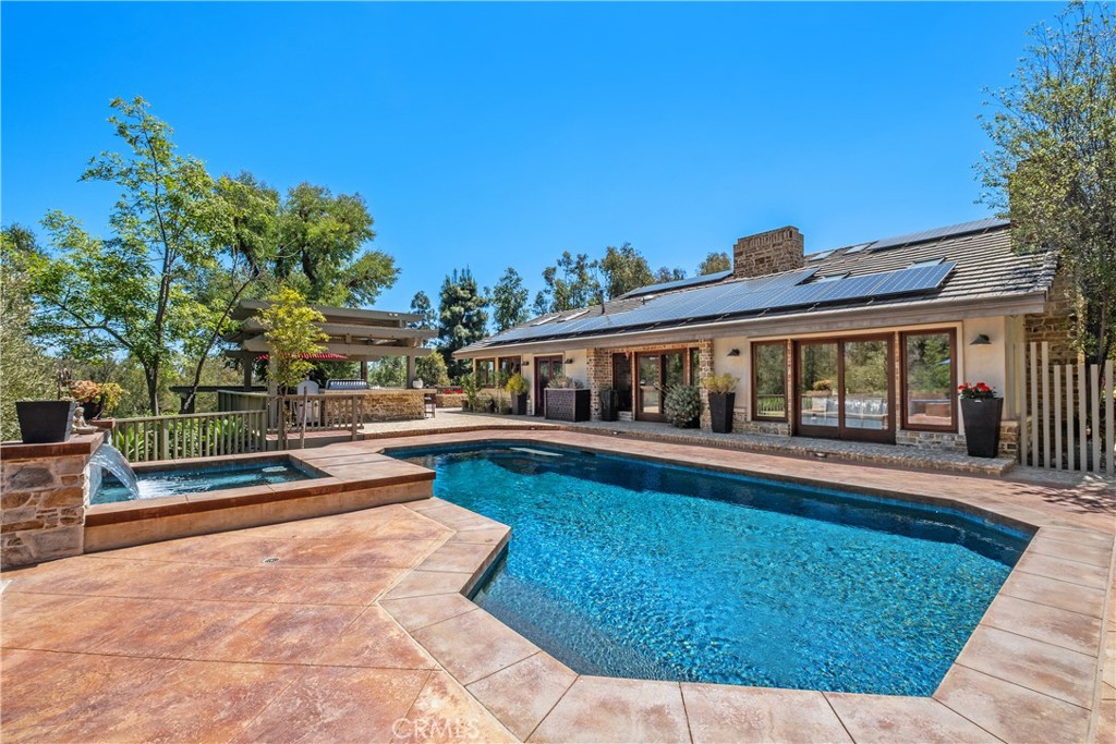 7626 E Saddlehill Trail