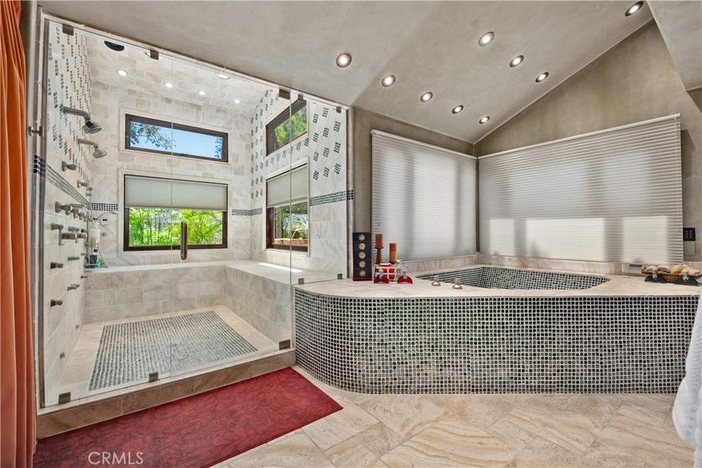7626 E Saddlehill Trail