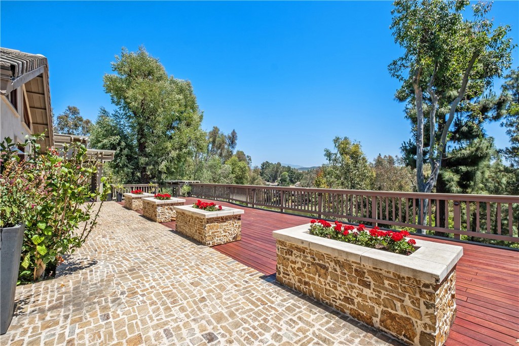 7626 E Saddlehill Trail