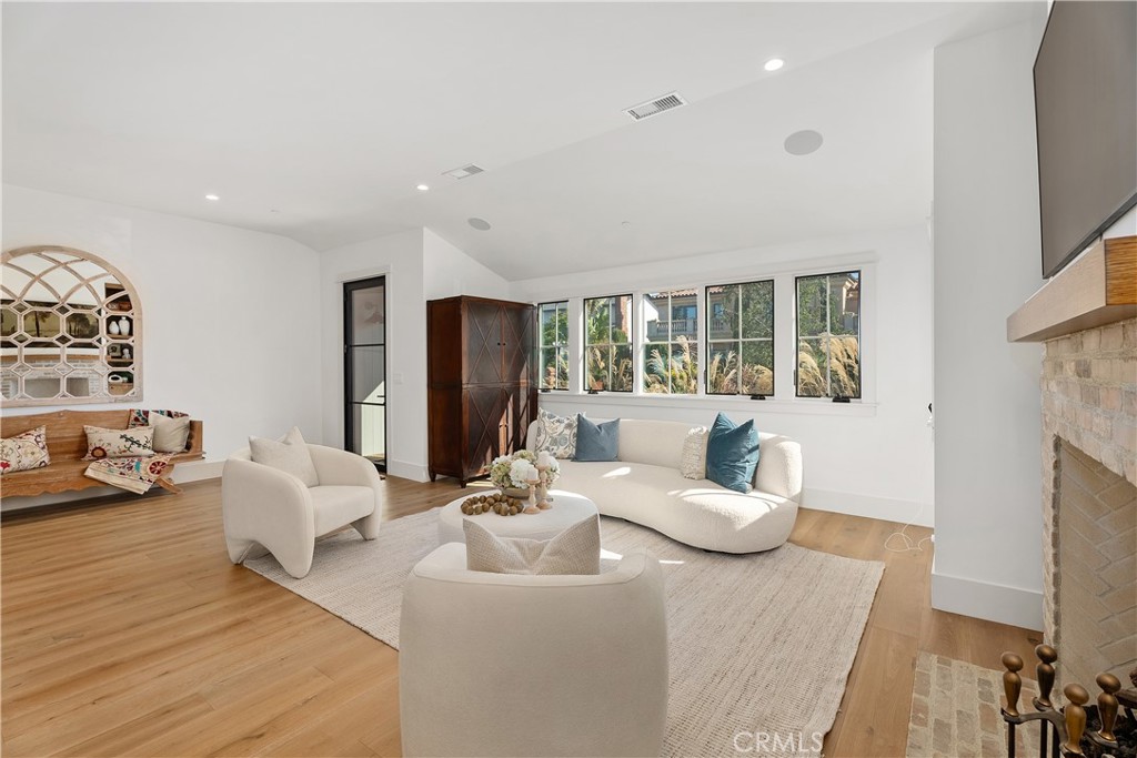 337 Holmwood Drive