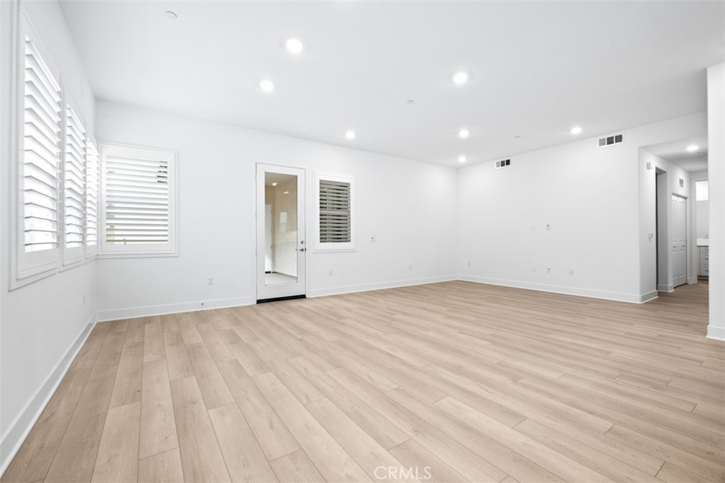532 Neilson