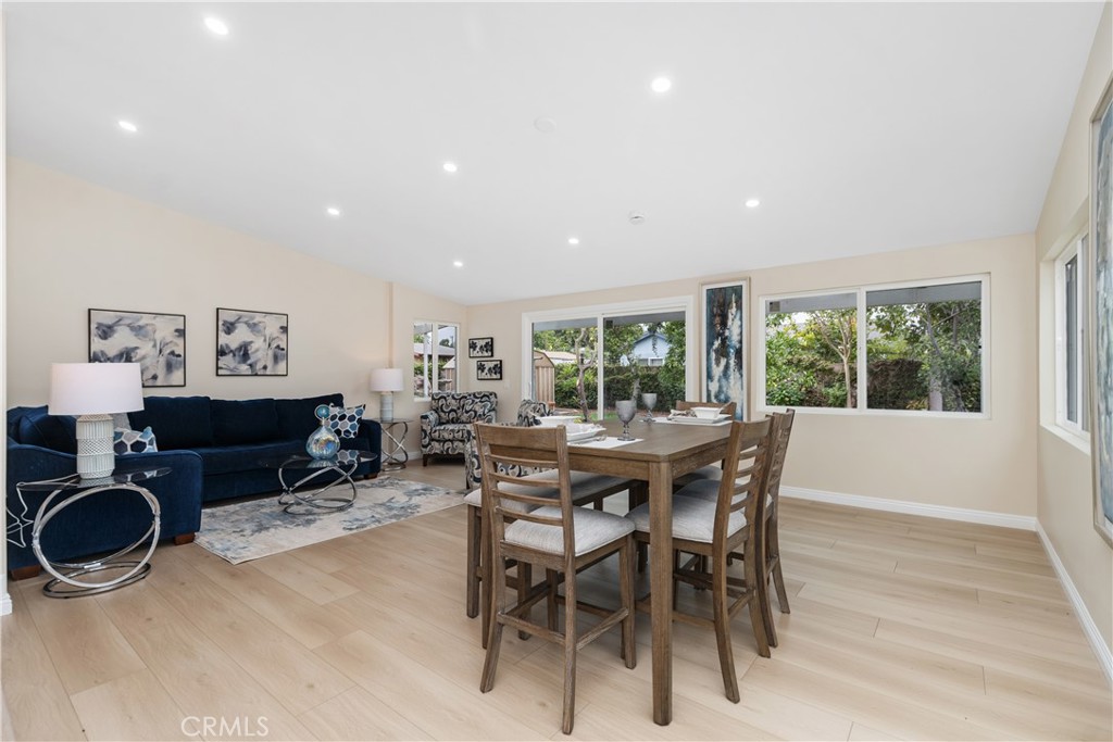 3213 W Sunview Drive