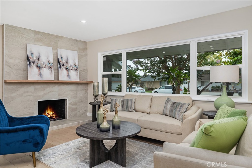 3213 W Sunview Drive