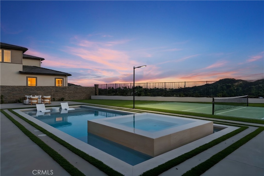 18411 Boulder Bluff
