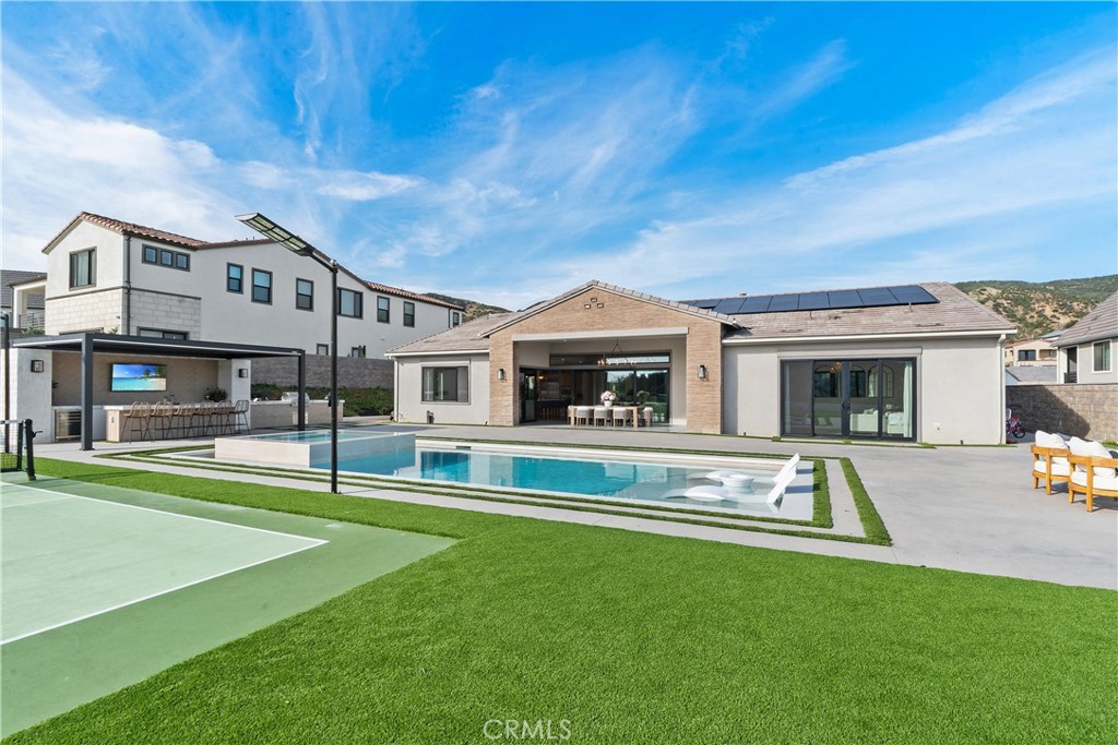 18411 Boulder Bluff