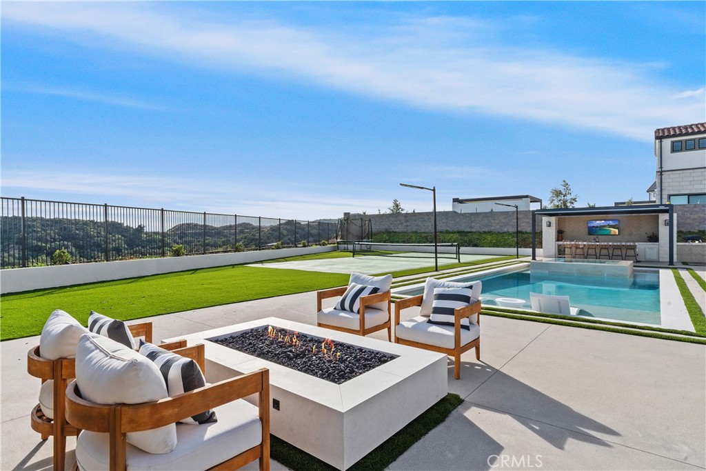 18411 Boulder Bluff