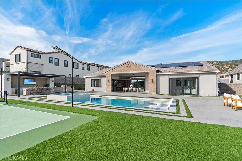 18411 Boulder Bluff