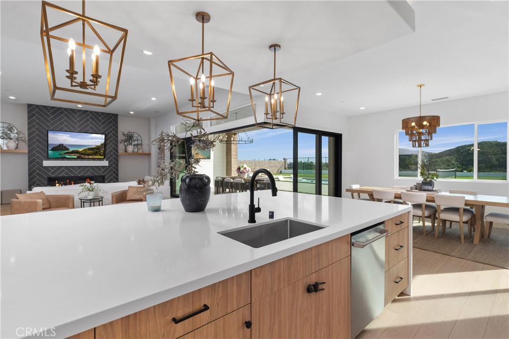 18411 Boulder Bluff