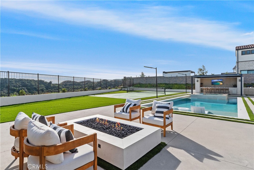 18411 Boulder Bluff