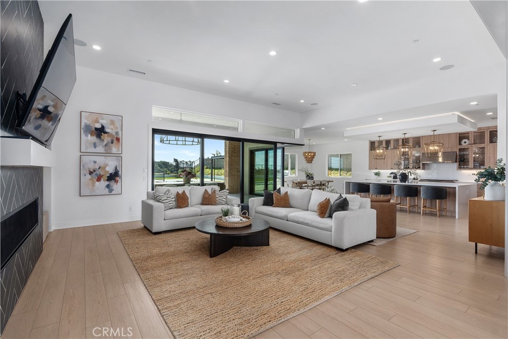 18411 Boulder Bluff