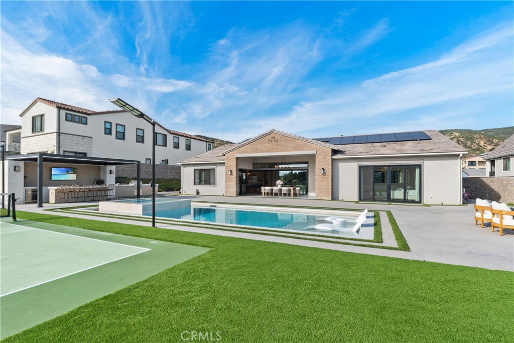 18411 Boulder Bluff