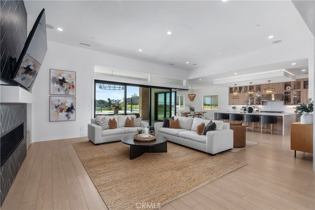 18411 Boulder Bluff