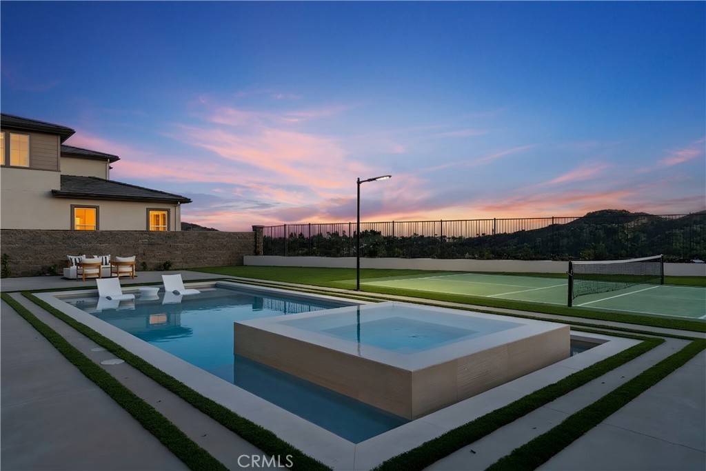 18411 Boulder Bluff