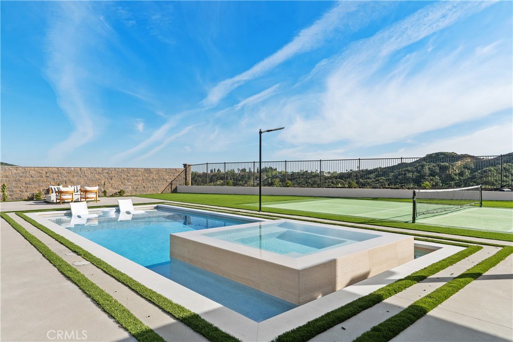 18411 Boulder Bluff