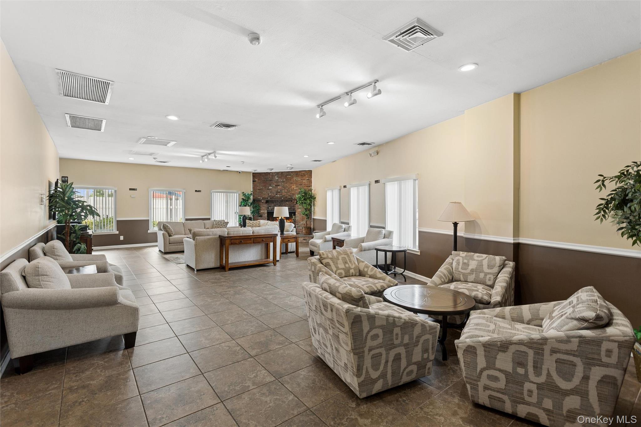 17 Alhambra Drive Unit: 17