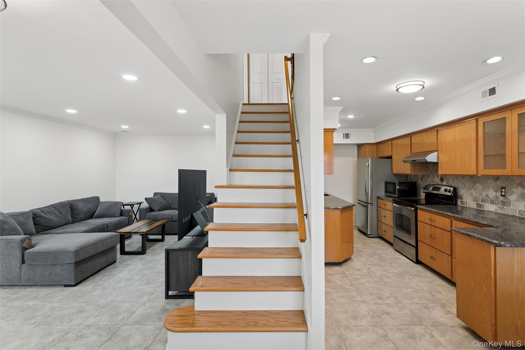 17 Alhambra Drive Unit: 17