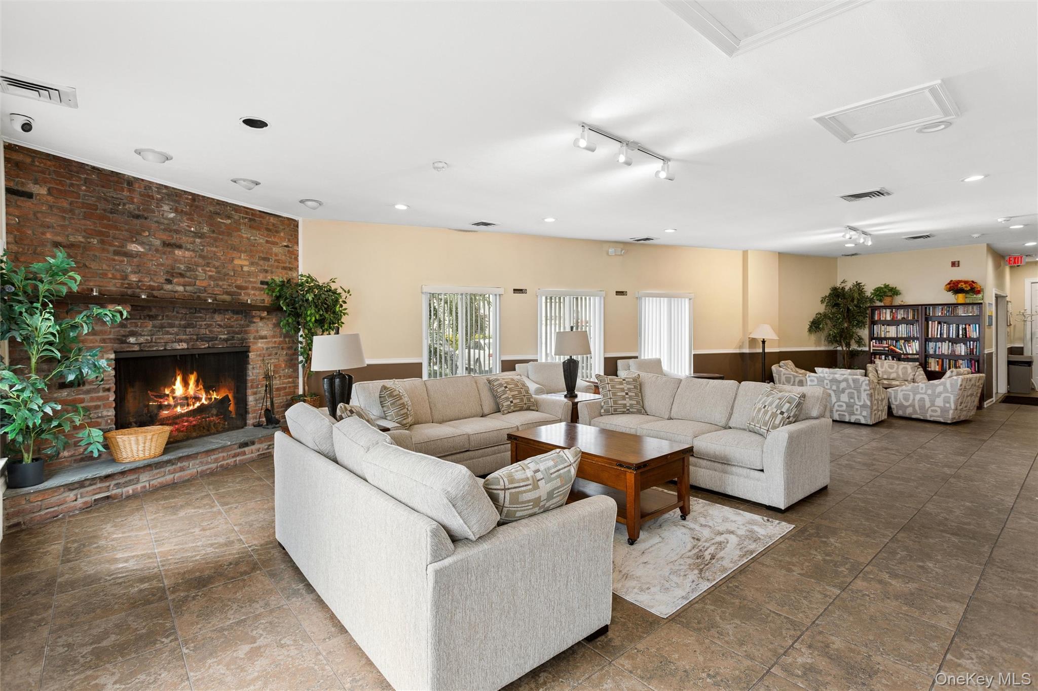 17 Alhambra Drive Unit: 17