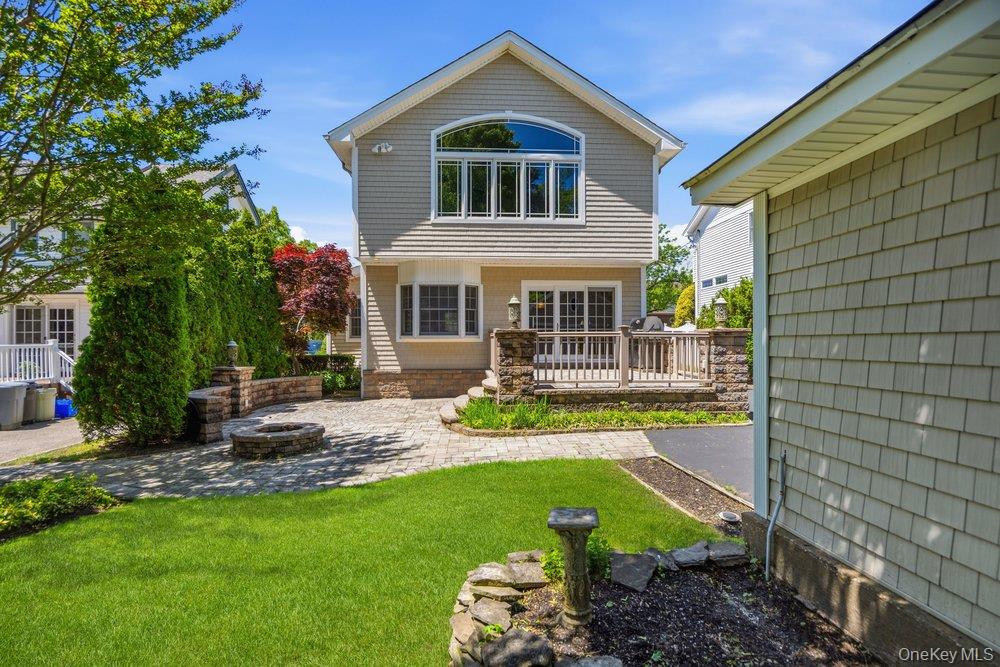 12 Davison Avenue