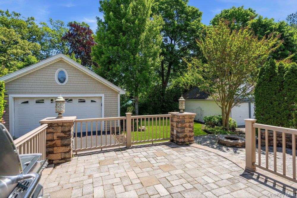 12 Davison Avenue