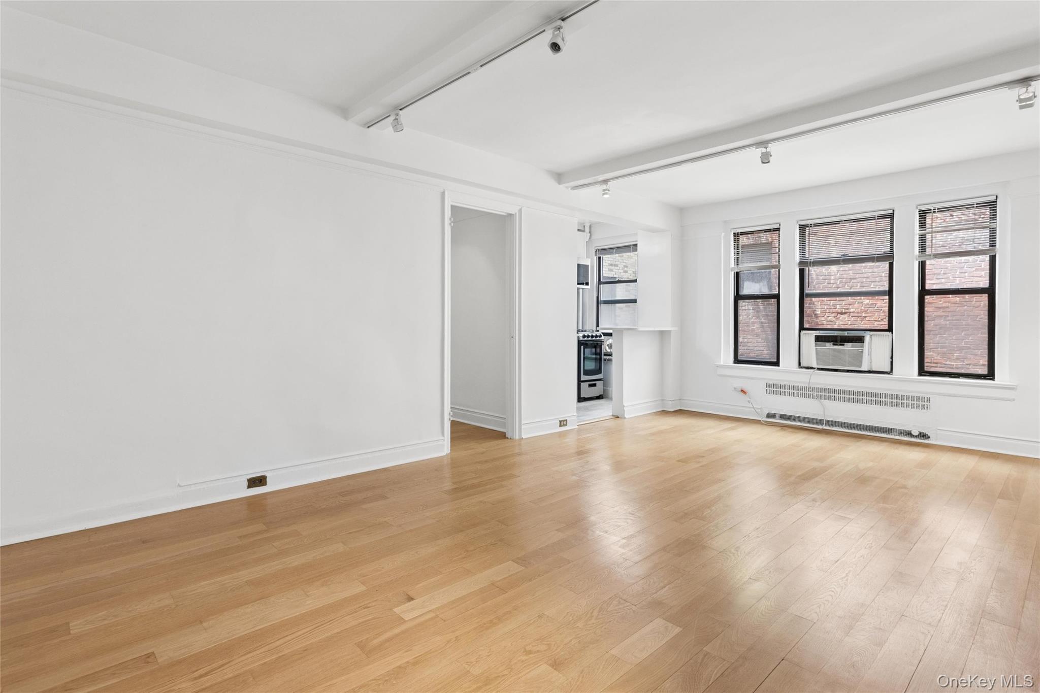 319 E 50 Street Unit: 10L