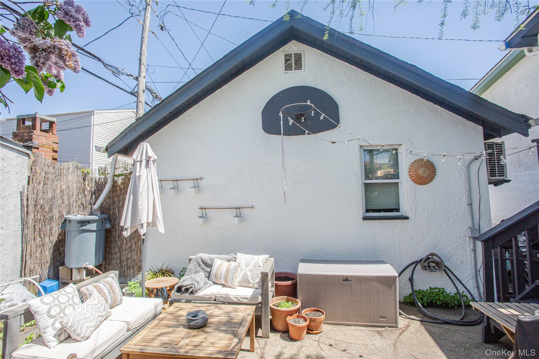 445 W Walnut Street
