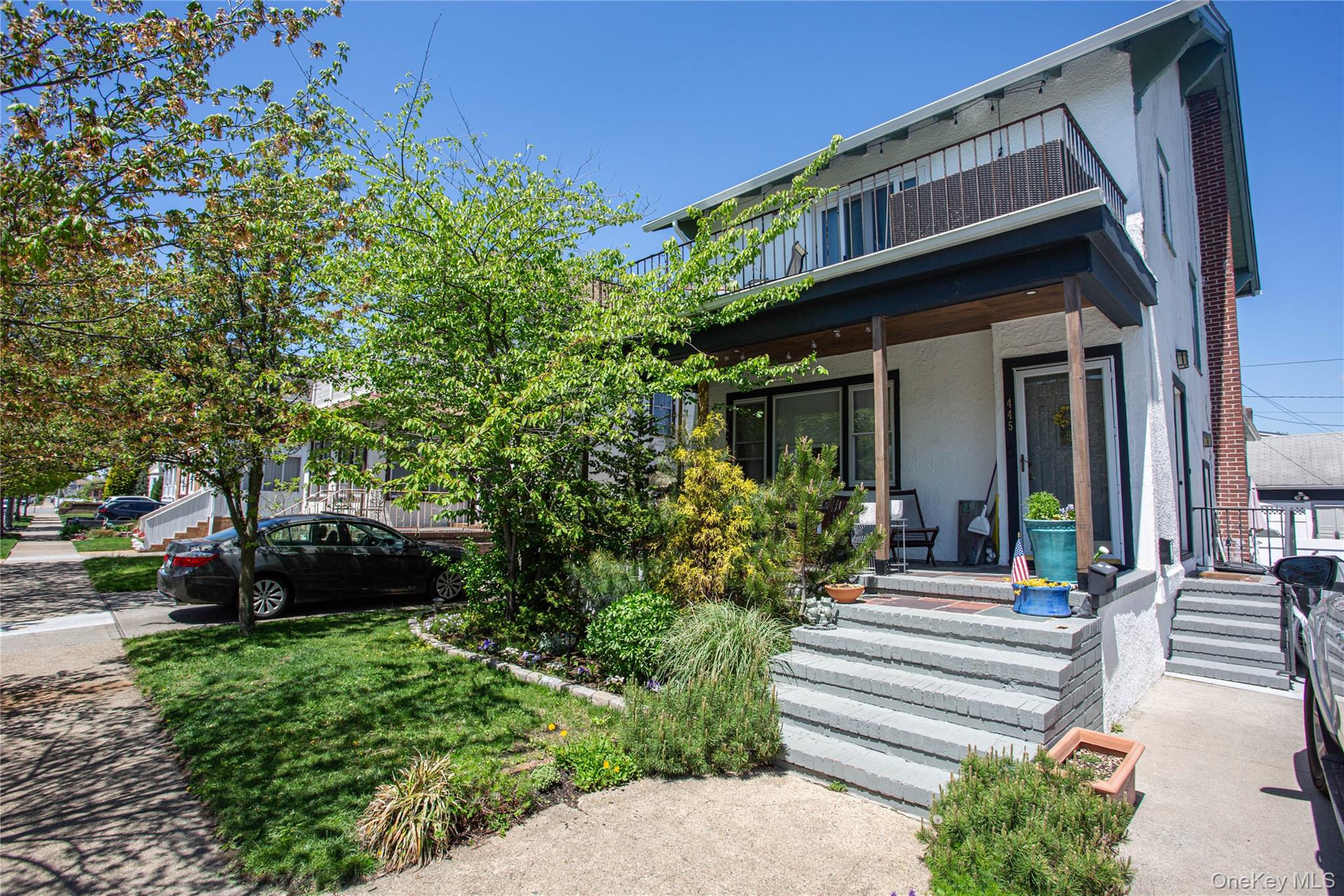 445 W Walnut Street