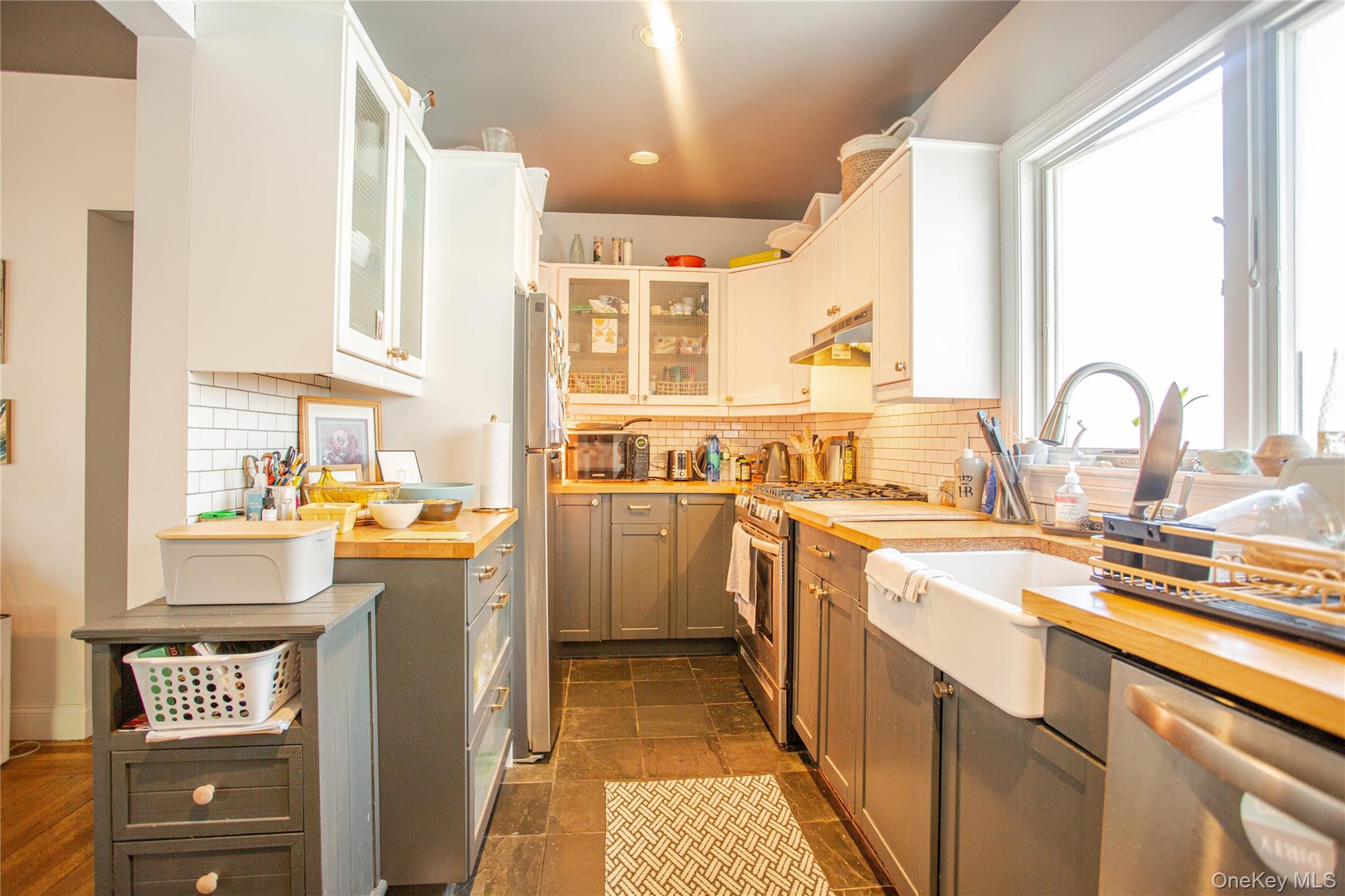 445 W Walnut Street