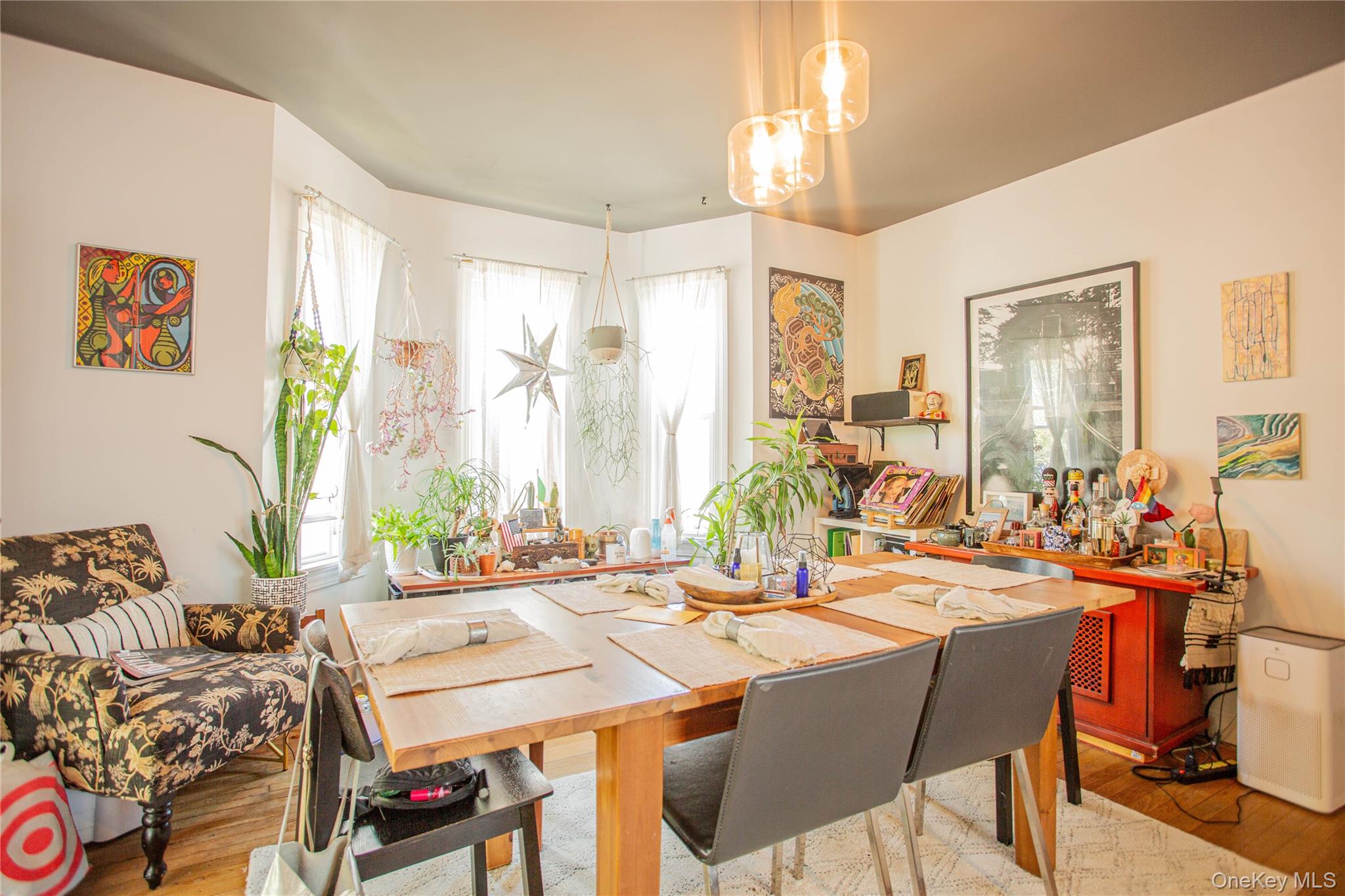 445 W Walnut Street