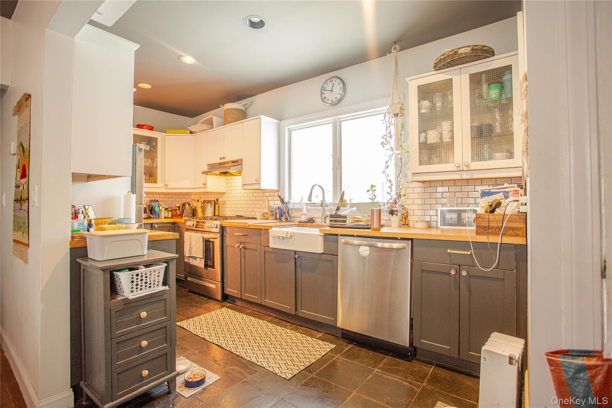 445 W Walnut Street