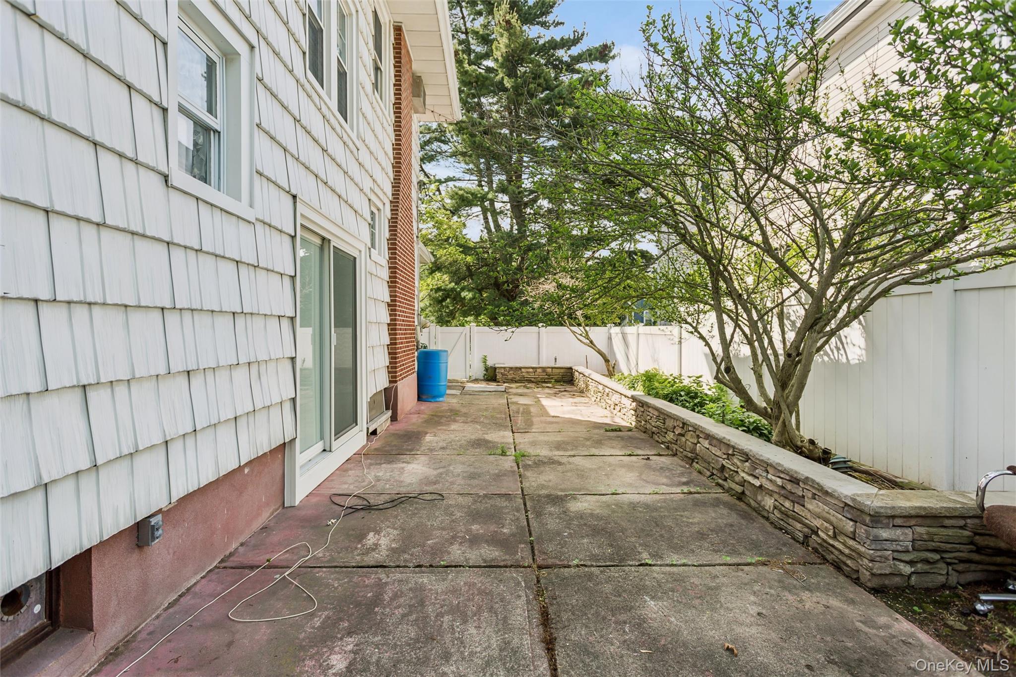 50 Roxbury Road